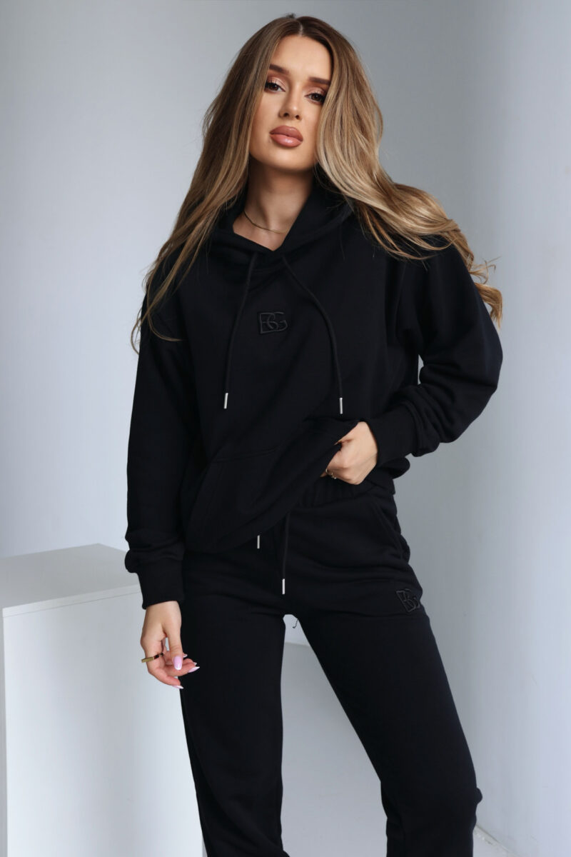Bluza damska z kapturem z haftowanym logo BG KANGOO – czarny