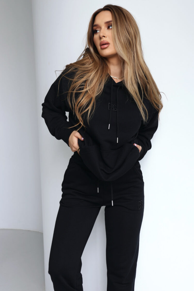 Bluza damska z kapturem z haftowanym logo BG KANGOO – czarny