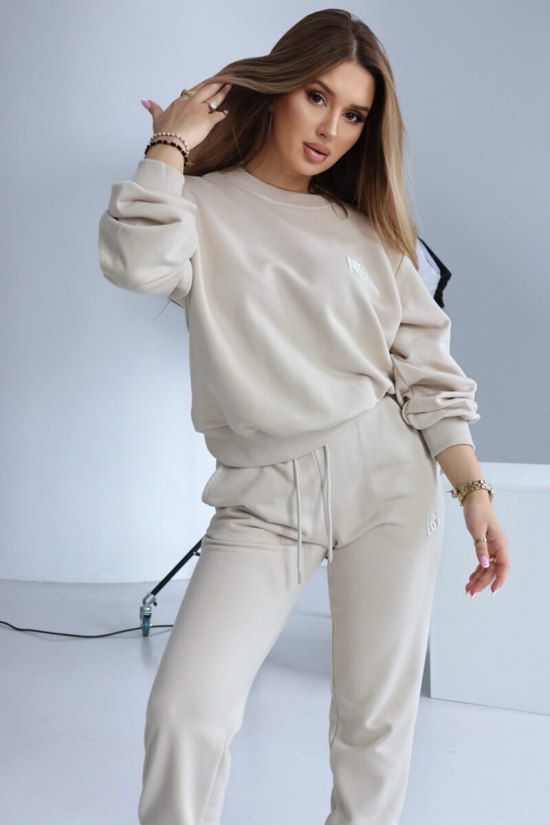 Bluza damska bez kaptura z haftowanym logo BG BASIC – jasny beż