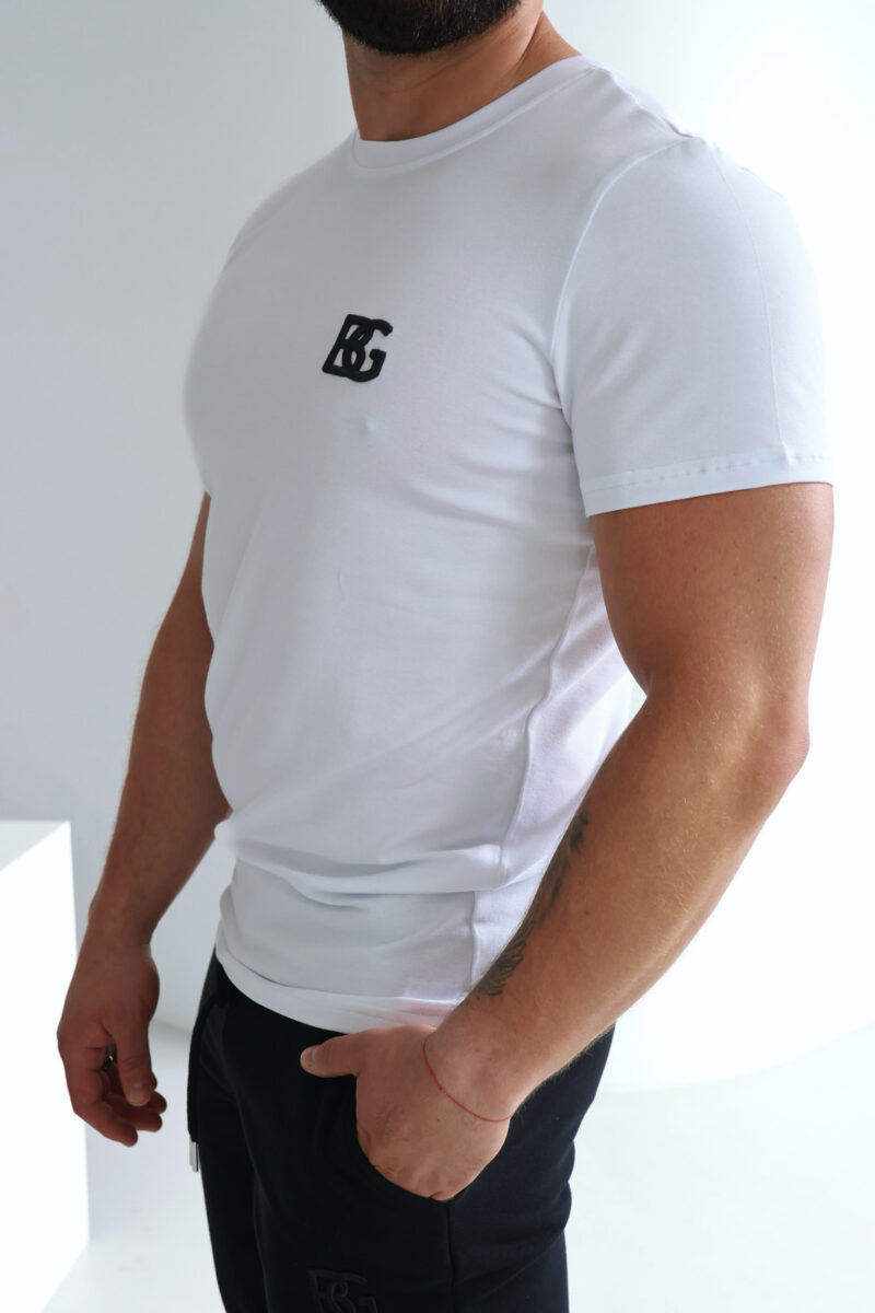 T-shirt męski slim fit z haftowanym logo BG BOND – biały/czarny