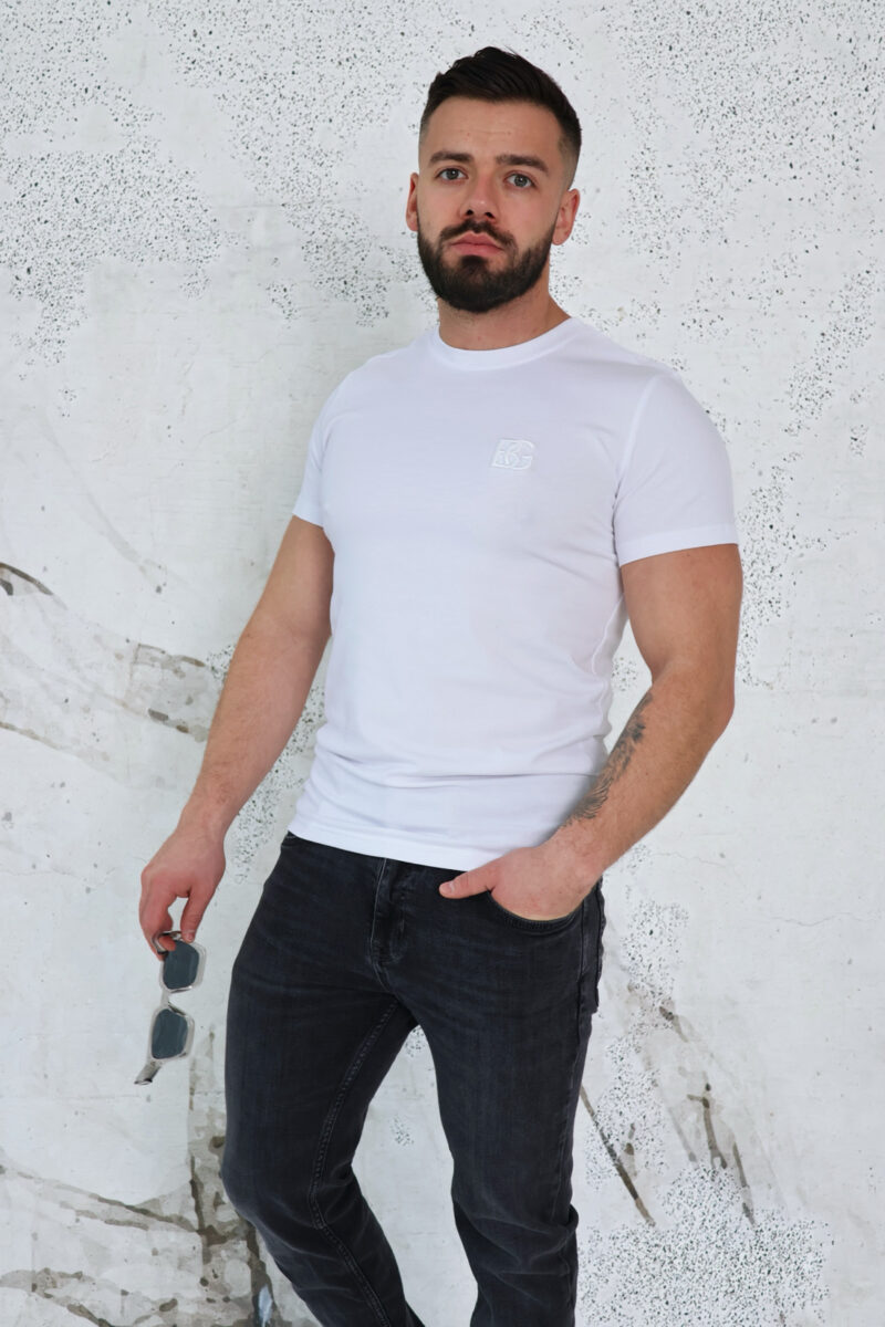 T-shirt męski slim fit z haftowanym logo BG BOND – biały