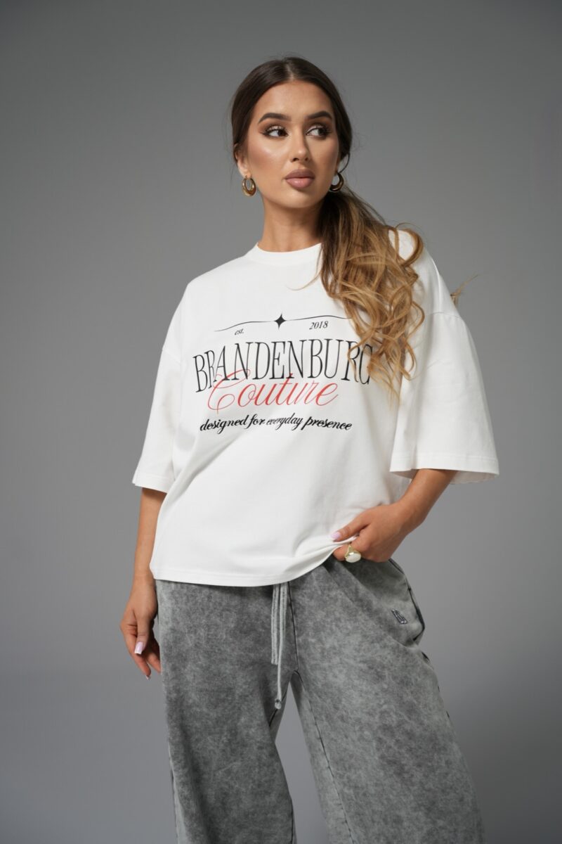 T-shirt damski oversize boxy fit z dużym nadrukiem BG NOLITA – biały