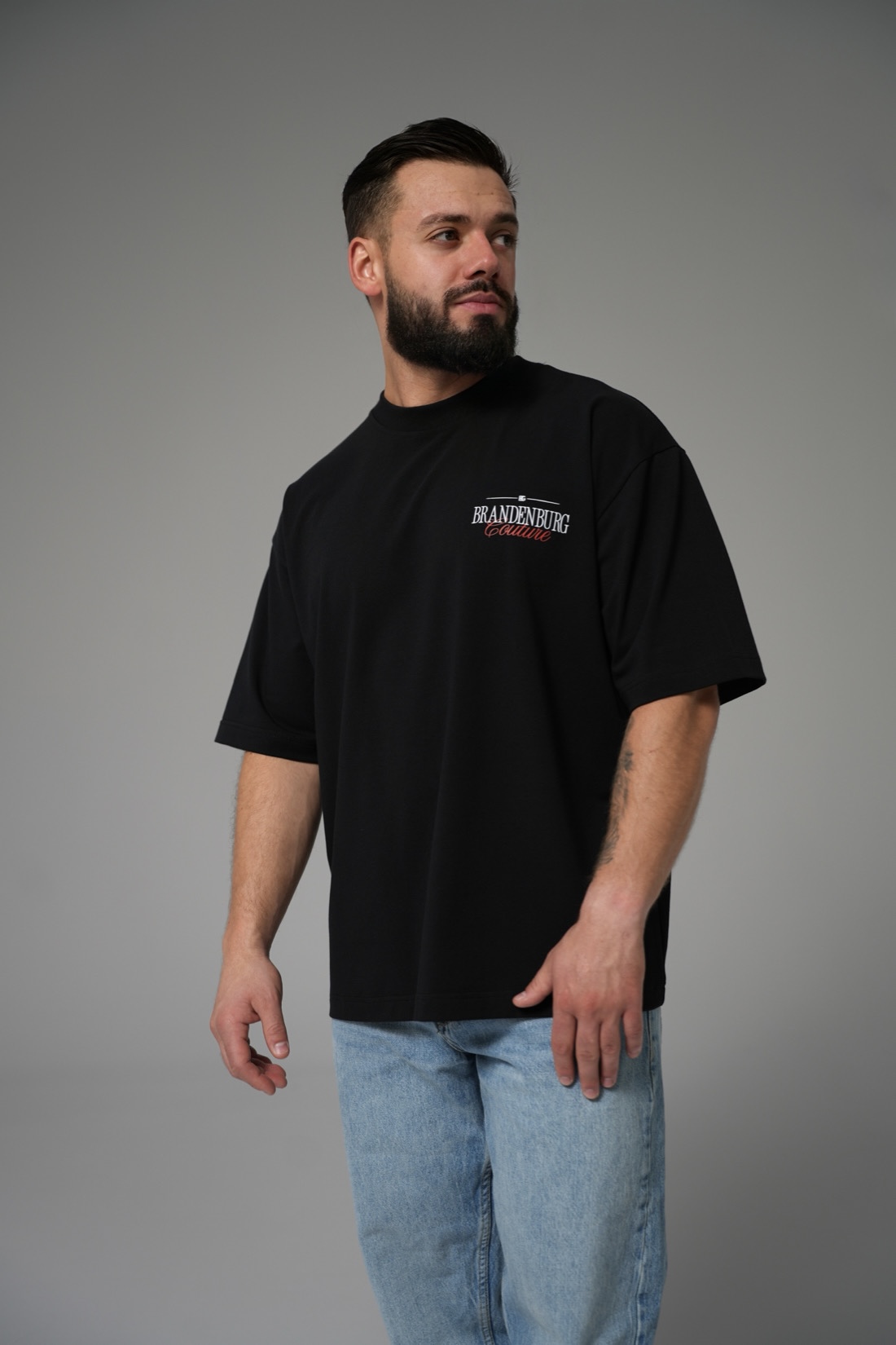 T-shirt męski oversize boxy fit z nadrukiem i haftem BG SOHO – czarny
