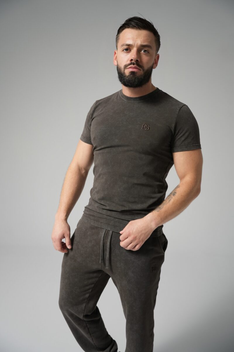 T-shirt męski slim fit z efektem sprania BG DEAN – gorzka czekolada