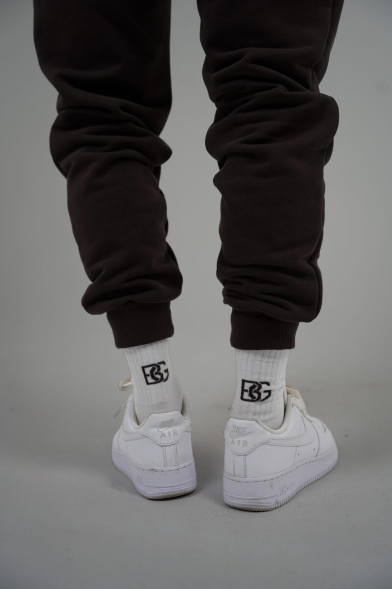 Skarpetki unisex z monogramem BG STEP – białe / wzór czekolada