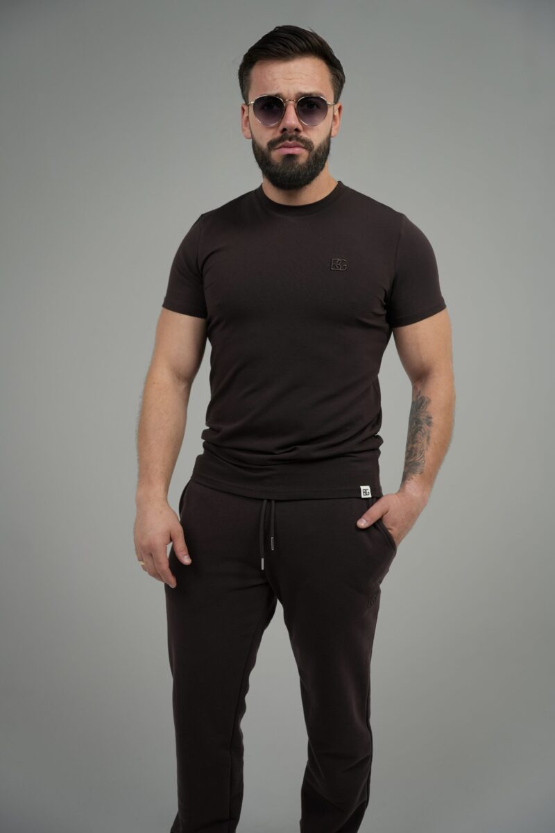 T-shirt męski slim fit z haftem 3D BG FORM – gorzka czekolada