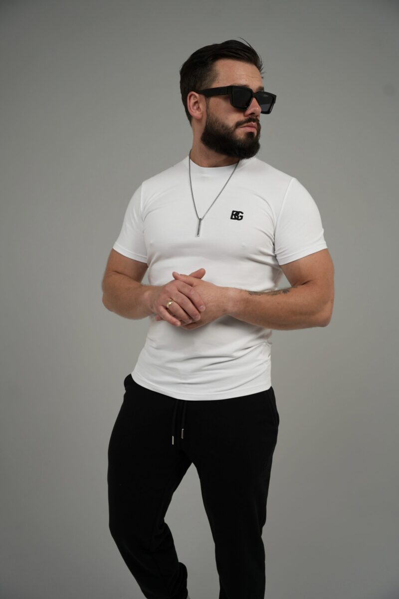 T-shirt męski slim fit z haftem 3D BG FORM – biały z czarnym haftem