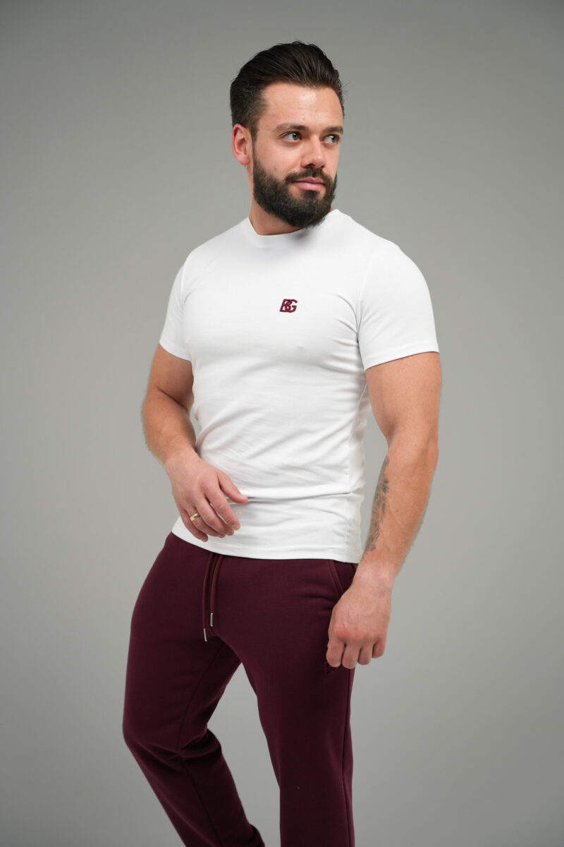 T-shirt męski slim fit z haftem 3D BG FORM – biały z bordowym haftem