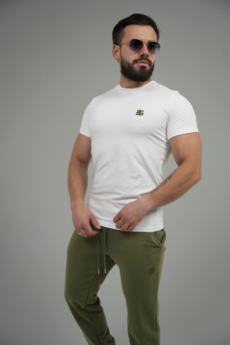 T-shirt męski slim fit z haftem 3D BG FORM – biały z oliwkowym haftem