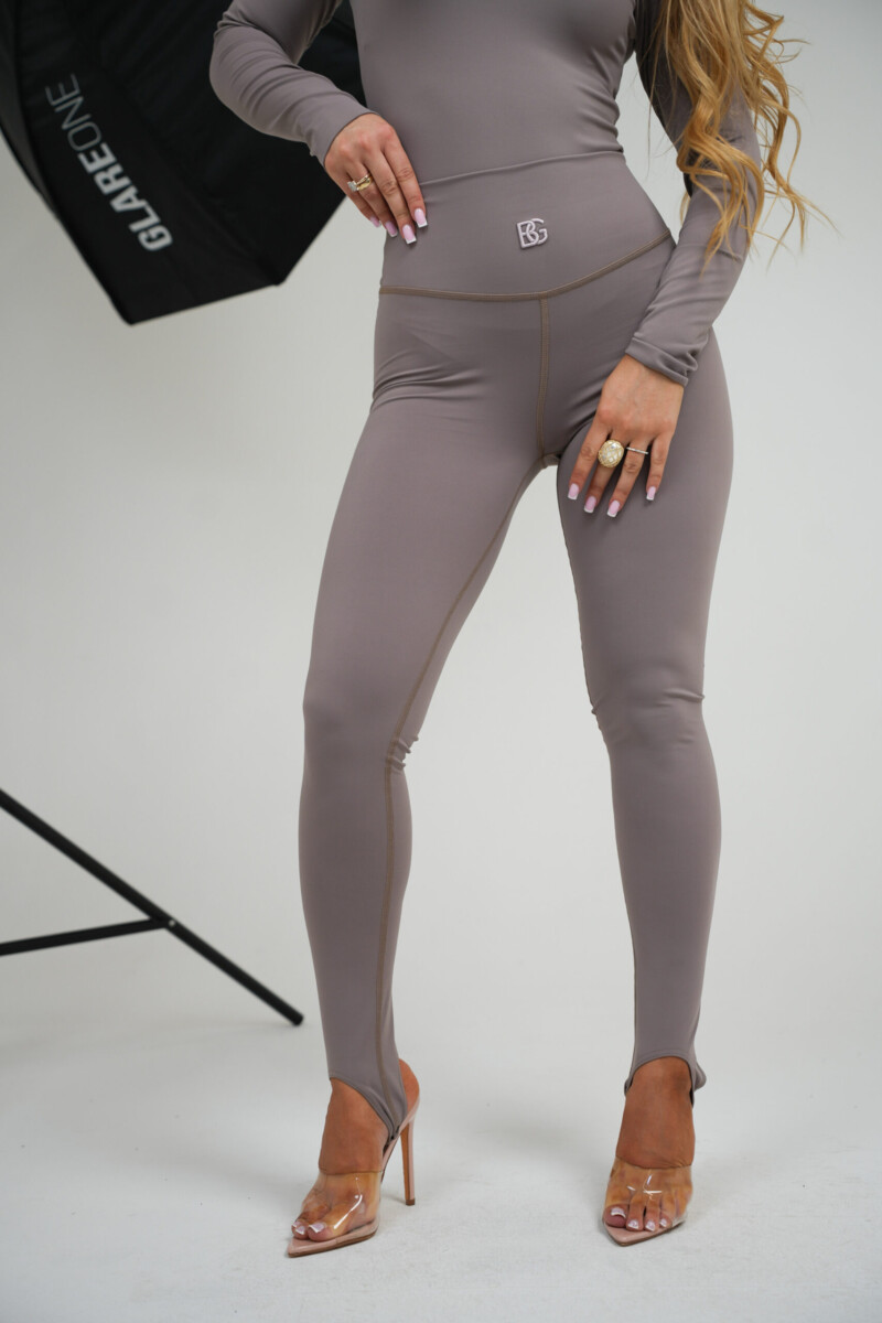 Legginsy damskie modelujące z wysokim stanem i strzemiączkami BG DEFINE – fango