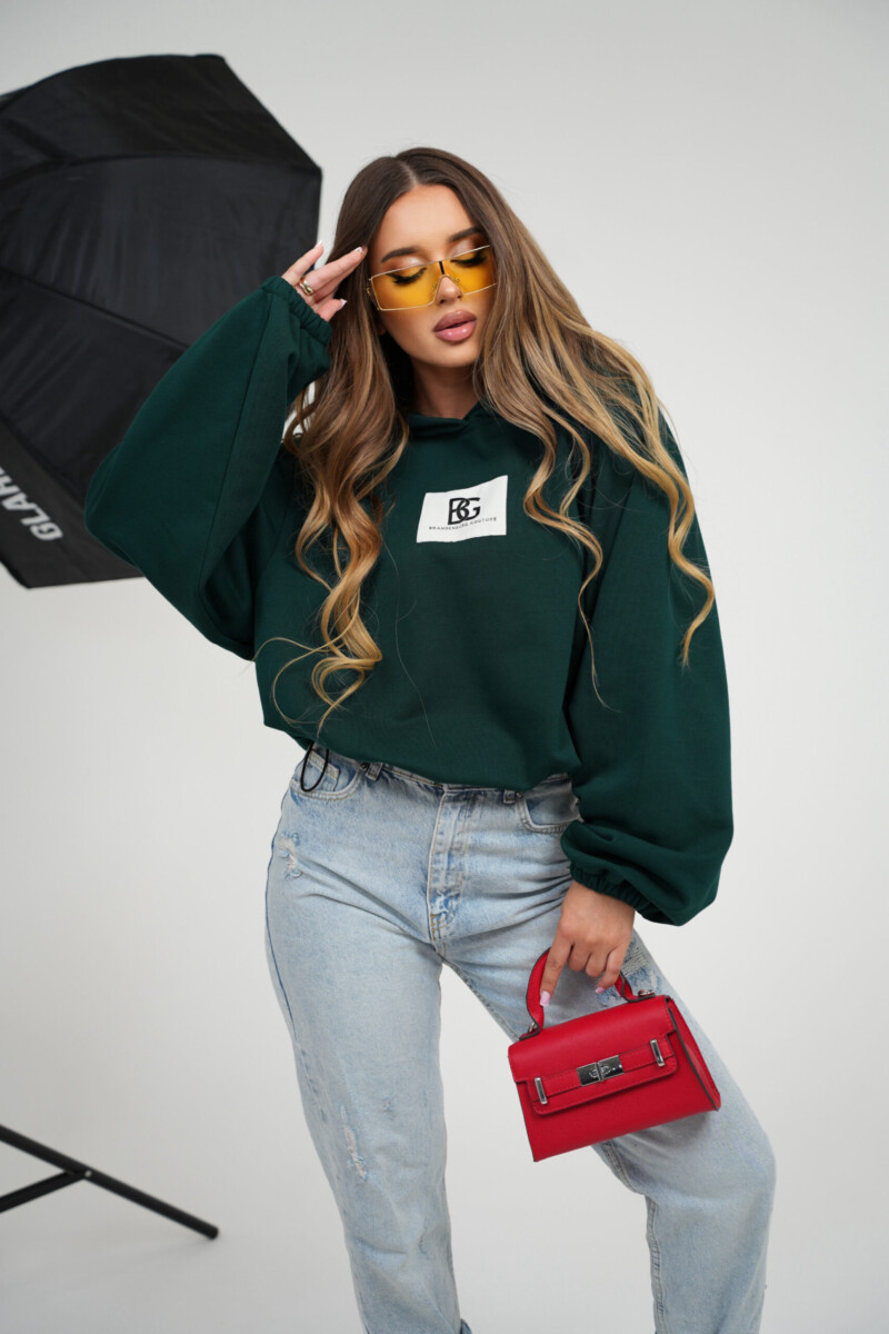Bluza damska oversize z naszywką BG TOGETHER – butelkowa zieleń