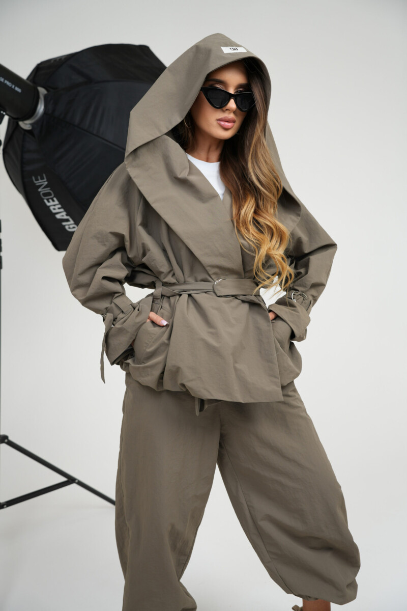 Kurtka damska oversize kopertowa z kapturem BG VEIL – ciemny beż